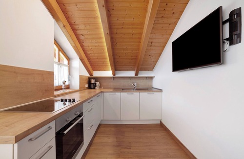 Parcines Apartment | Apartment 'Ausergrubhof Wohnung Naturns' with Mountain View, Shared Garden and Wi-Fi