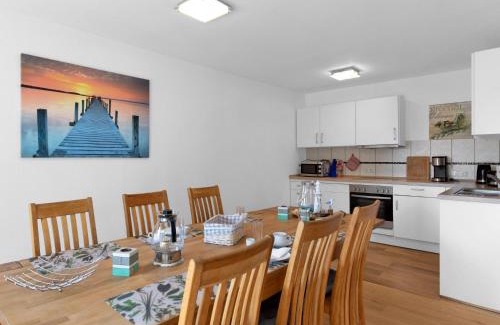 Warwerort Apartment | Apartment Austernfischer by Interhome