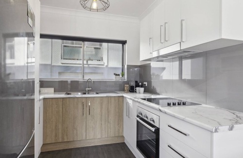 Coffs Harbour House | Apartment awesome location, near cafes, restaurants, short stroll to the beach