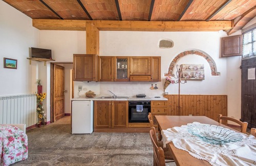Castiglion Fibocchi Other | Apartment "Bilocale Vermiglio" with Shared Pool & Wi-Fi