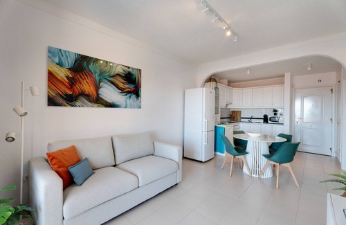 Arona Apartment | Apartment 'Balcón del mar - suite 353' with sunny south facing terrace and frontal sea view