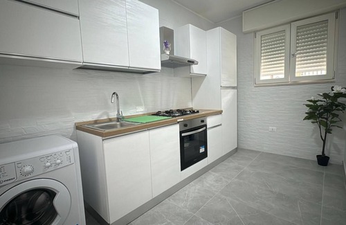 Marina di Lizzano Apartment | Apartment 'Bagnara - King' with Sea View and Shared Garden
