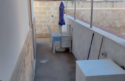 Marina di Lizzano Apartment | Apartment 'Bagnara Queen' with Sea View and Shared Garden