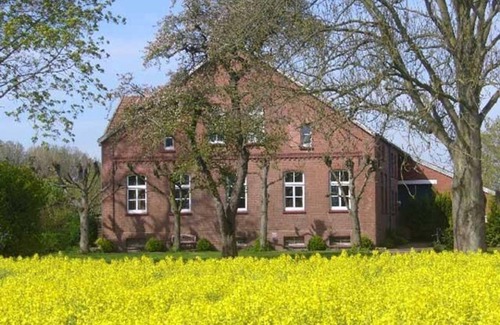 Hinte Apartment | Apartment Bauernstube, shower, toilet, 2 bedrooms - Friesenborg - Ferienwohnung Klein Sande