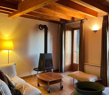 Oz-en-Oisans Apartment | Apartment Belledonne 3 minutes from Alpe d Huez Grand Domaine via Oz en Oisans