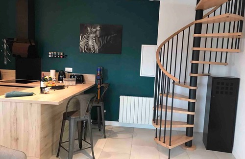 Bourg-sur-Gironde Apartment | Apartment 'Bellevue' with Wi-Fi and Air Conditioning