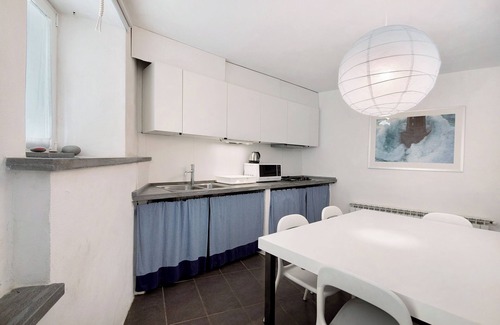 Bonassola Apartment | Apartment "Beroni su Due Livelli" close to the Sea with Wi-Fi
