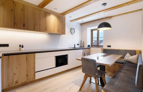 Silandro Apartment | Apartment 'Bertollhof Weingenuss' with Mountain View, Shared Terrace and Wi-Fi