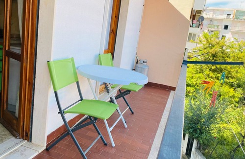 Scalea Apartment | Apartment 'Bianca Rosa' with Mountain View and Balcony
