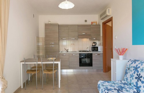 Suvereto Apartment | Apartment Bilocale Canino with Terrace, Shared Pool & Wi-Fi