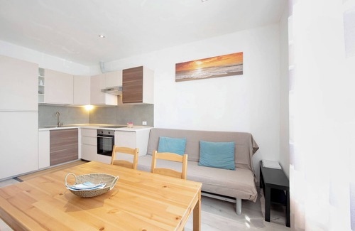 Varazze Apartment | Apartment "Bilocale Mezzano in centro" with Sea View & A/C