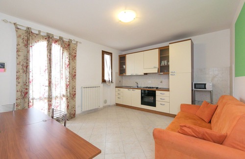 Suvereto Apartment | Apartment "Bilocale Moraiolo" with Balcony, Shared Pool & Wi-Fi
