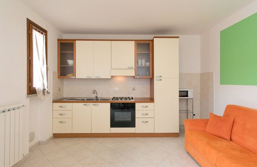 Suvereto Apartment | Apartment "Bilocale Moraiolo" with Balcony, Shared Pool & Wi-Fi