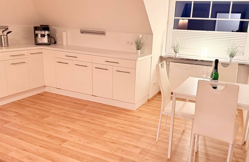 Hinte Apartment | Apartment Blinkfüer - your retreat in direct canal location - max. 3 pers.