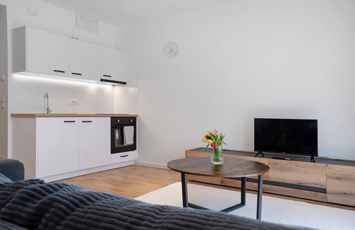 Greifswald Apartment | Apartment 'Botanical Garden' with Shared Terrace, Shared Garden and Wi-Fi