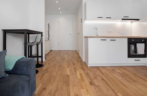 Greifswald Apartment | Apartment 'Botanical Garden' with Shared Terrace, Shared Garden and Wi-Fi