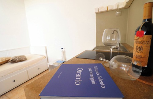 Otranto Apartment | Apartment Bungalow Regina close to the Sea with Shared Pool & A/C