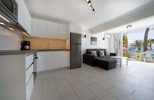 San Agustin Apartment | Apartment by the sea with a fantastic view and a heated pool