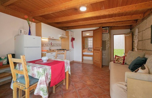 Granadilla de Abona Apartment | Apartment "Casa Munay" with Sea View, Terrace & Shared Garden