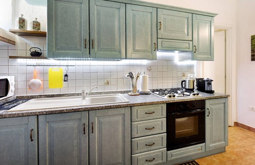 Villanova d'Albenga Apartment | Apartment "Centro Villanova d'Albenga" with Wi-Fi and Air Conditioning