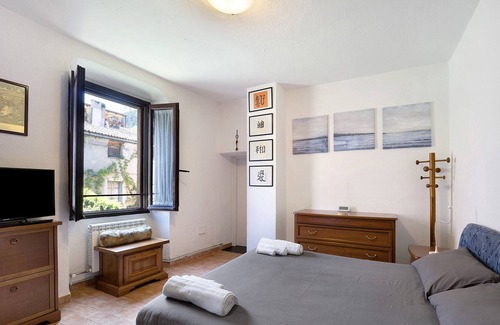 Villanova d'Albenga Apartment | Apartment "Centro Villanova d'Albenga" with Wi-Fi and Air Conditioning