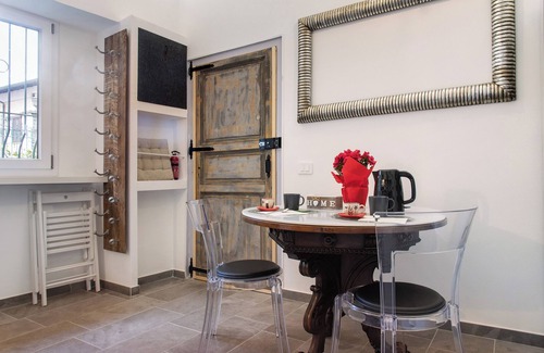 Porto Valtravaglia Apartment | Apartment 'Cà Del Lac' with Wi-Fi