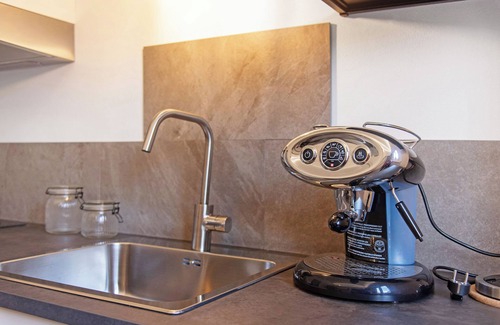 Porto Valtravaglia Apartment | Apartment 'Cà Del Lac' with Wi-Fi