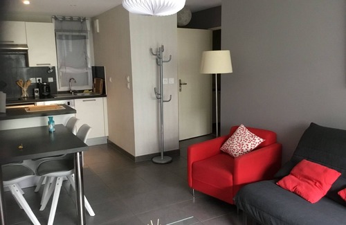 Rotheneuf-Le Pont Apartment | APARTMENT calm and bright, WIFI, located in small market town of seaside