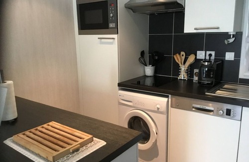 Rotheneuf-Le Pont Apartment | APARTMENT calm and bright, WIFI, located in small market town of seaside
