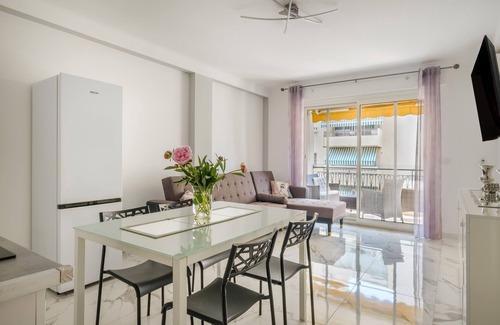 Carnot Apartment | Apartment 'Cannoise Escape' with Balcony, Wi-Fi and Air Conditioning