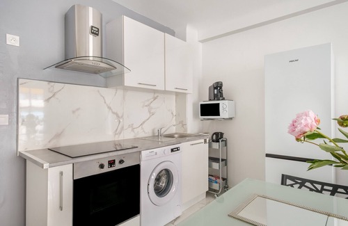Carnot Apartment | Apartment 'Cannoise Escape' with Balcony, Wi-Fi and Air Conditioning