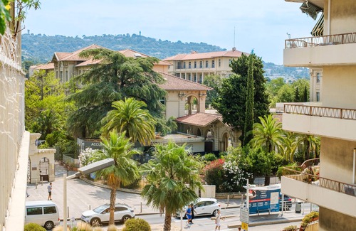 Carnot Apartment | Apartment 'Cannoise Escape' with Balcony, Wi-Fi and Air Conditioning