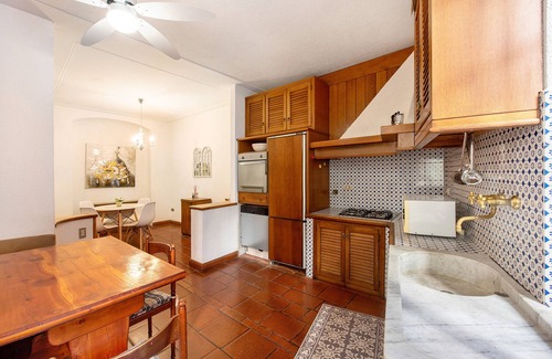 Arenzano Apartment | Apartment 'Capitan Romeo' with Balcony and Wi-Fi