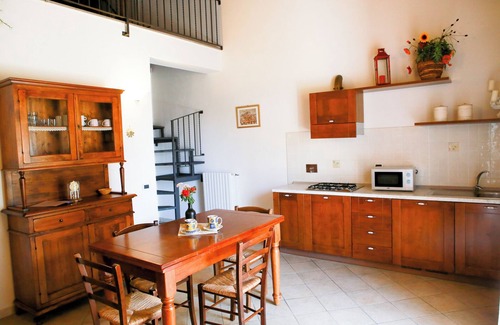 Santa Luce Apartment | Apartment 'Caprifoglio' with Shared Pool, Wi-Fi and Air Conditioning