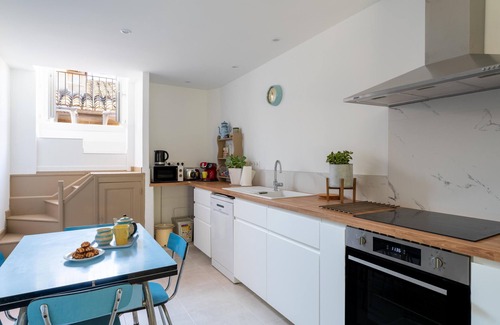 Vaison-la-Romaine Apartment | Apartment 'Casa Zio' with Balcony, Wi-Fi and Air Conditioning