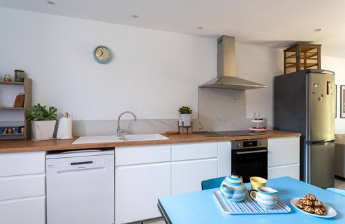 Vaison-la-Romaine Apartment | Apartment 'Casa Zio' with Balcony, Wi-Fi and Air Conditioning
