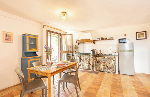 Citta della Pieve Apartment | Apartment 'Casina L'Ulivo' with Shared Pool, Private Terrace and Wi-Fi