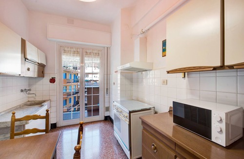 Arenzano Apartment | Apartment 'Casa Aladino - Arenzanohost' with Balcony