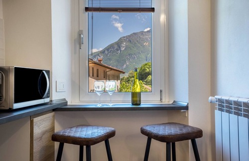 Riva del Garda Apartment | Apartment "Casa Chiarani" with Mountain View, Balcony and Wi-Fi