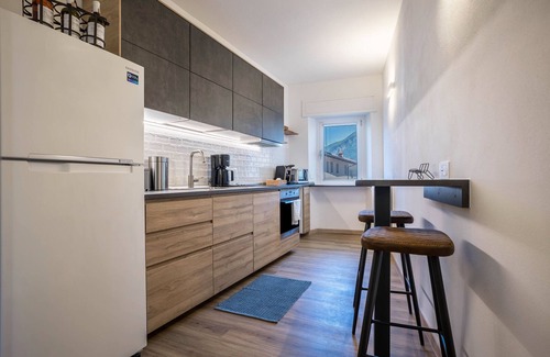 Riva del Garda Apartment | Apartment "Casa Chiarani" with Mountain View, Balcony and Wi-Fi