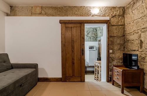 Vila do Conde Apartment | Apartment 'Casa Do Caldas - Casa 4' with Shared Pool, Wi-Fi and Air Conditioning