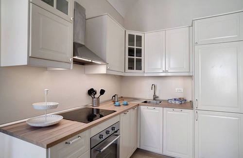 Bordighera Apartment | Apartment 'Casa Elena' with Wi-Fi and Air Conditioning
