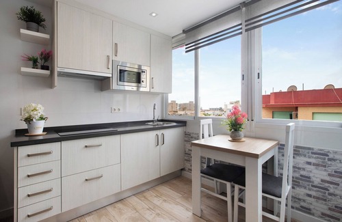 Torremolinos City Centre Apartment | Apartment 'Casa Eu' with Wi-Fi and Air Conditioning