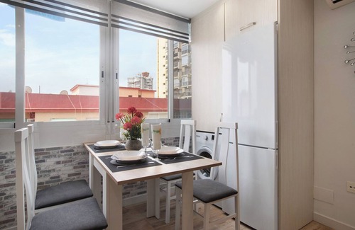 Torremolinos City Centre Apartment | Apartment 'Casa Eu' with Wi-Fi and Air Conditioning