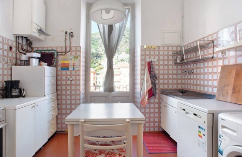 Levanto Apartment | Apartment 'Casa Fantoni' with Balcony, Wi-Fi and Air Conditioning