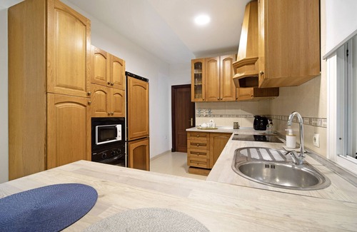 San Fernando Apartment | Apartment "Casa Fluri" with Balcony & Wi-Fi
