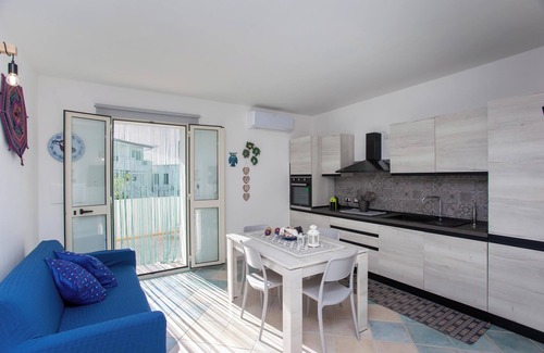 Orosei Apartment | Apartment Casa Francesco near the beach with terraces and garden