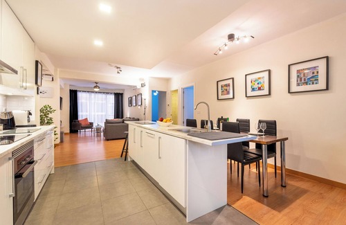 La Victoria Apartment | Apartment 'Casa Malaga' with Terrace, A/C & Wi-Fi