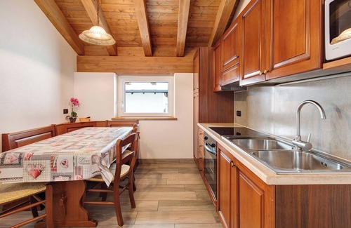 Livigno Apartment | Apartment "Casa Nicoletta Inverno" near the ski lifts with mountain view