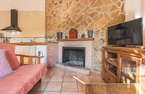 Castril Apartment | Apartment 'Casa Rocío' with Mountain View, Wi-Fi and Air Conditioning